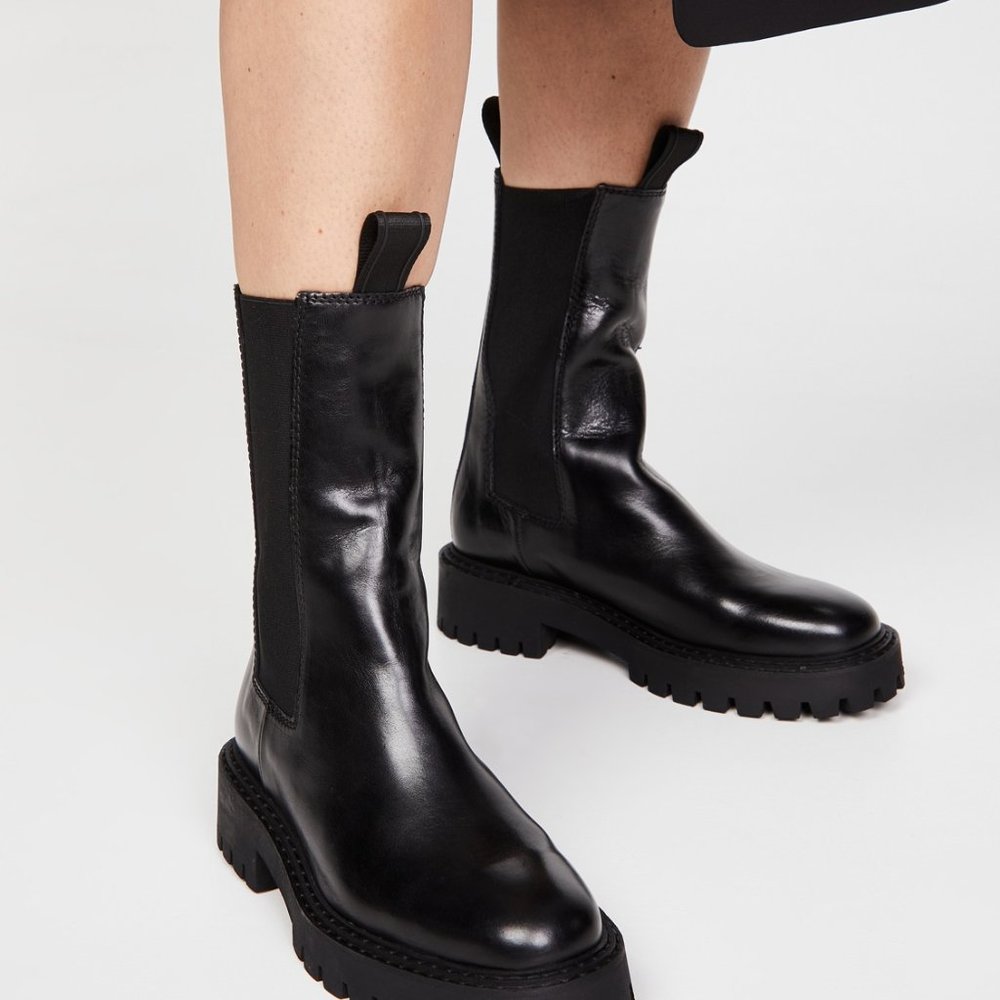 LAST Angie Chelsea Boots US 8 almost new original packing